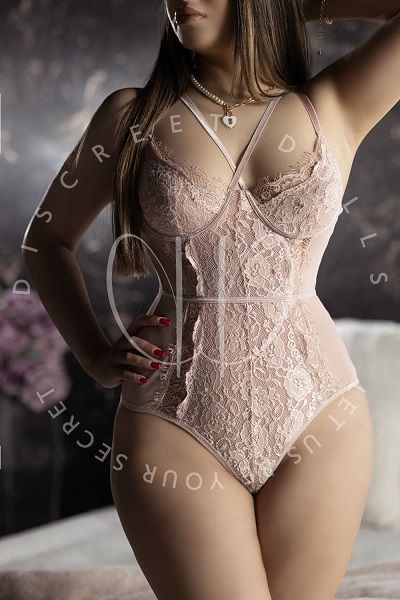 Elara Toronto Escort Main
